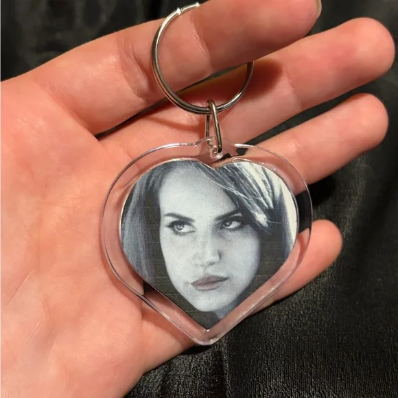 Lana Del Rey Keychain - Picture 2 of 3